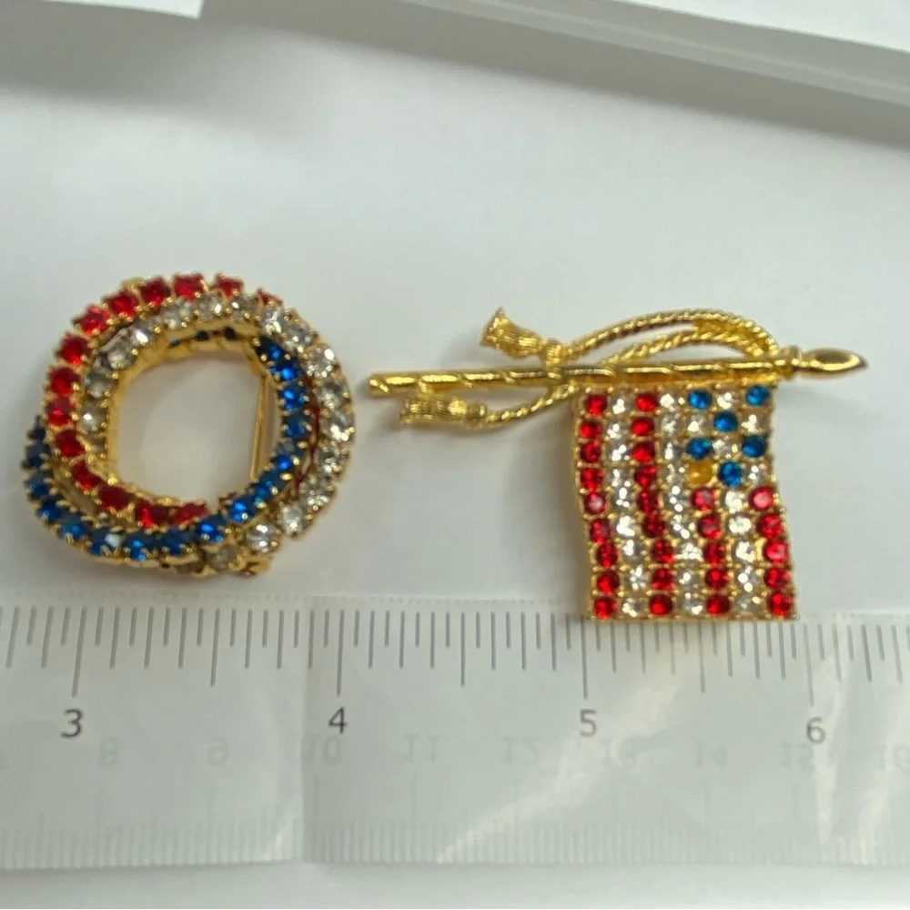 Vintage Rafaelian Rhinestone American Flag With Wreath Brooch Set Patriotic